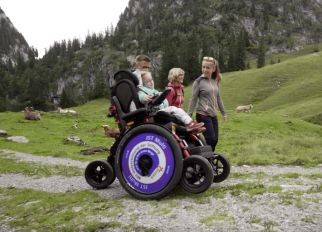 Geländegängige Rollstühle für Wanderungen mit der ganzen Familie
